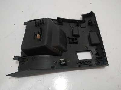Tapa caja de fusibles interior