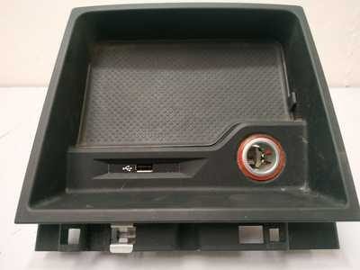 Porta USB y encendedor