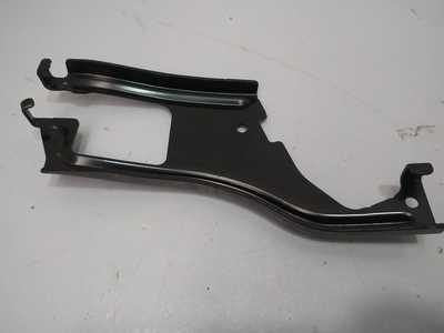 Base soporte chapa delantera izquierda