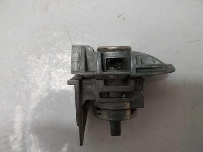 Cilindro de puerta delantera izquierda