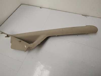 Moldura pilar lateral delantero derecho