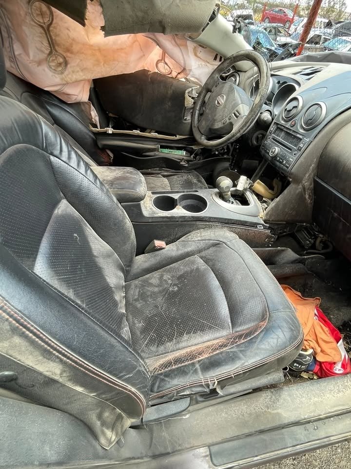 Vista 3 de ? Nissan Rogue 2010 por partes ?

? Se vende por desarme / yonke
Contamos con varias piezas y refacciones disponibles.

?? Piezas disponibles:

Motor
Transmisión
Computadora
Arnés
Suspensión delantera y trasera
Frenos
Cremallera
Radiador y abanicos
Compresor de A/C
Puertas
Cofre
Faros y calaveras
Espejos
Tablero
Asientos
Rines y llantas
Vidrios
Y más, pregunta sin compromiso

? Piezas revisadas
? Venta por partes
? Precios accesibles