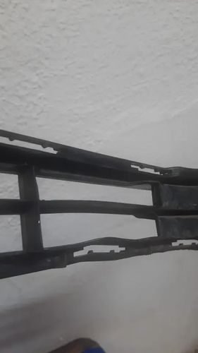 Vista 2 de Rejilla Central Toyota Tacoma 2016 2020