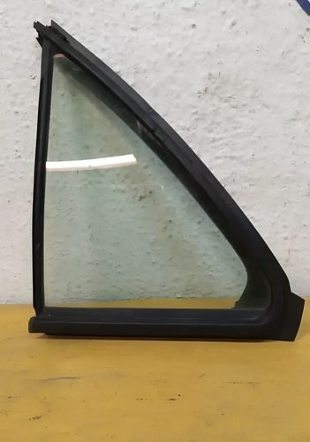Vista 5 de Aleta Cristal Trasera Izquierda Yaris 2007 2016
