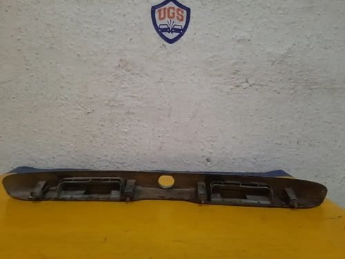 Vista 2 de Moldura Cajuela Ford Ka 2000 - 2008