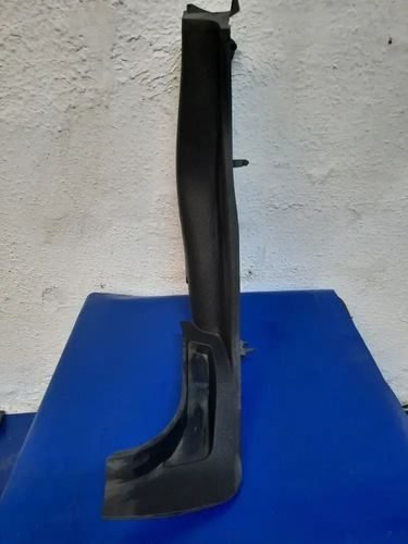 Moldura Lateral Izquierda Puerta Trasera Fiesta 2003  2008
