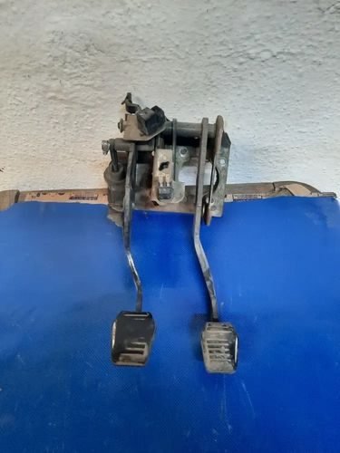 Pedales Clutch Y Freno  Ford Fiesta 2003 2010