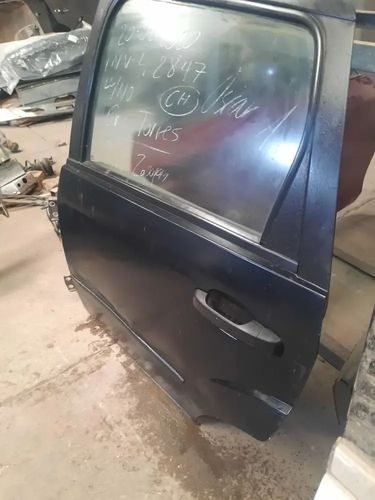 Vista 4 de Puerta Trasera Izquierda Ford Fiesta Hatch Back 2003 2010
