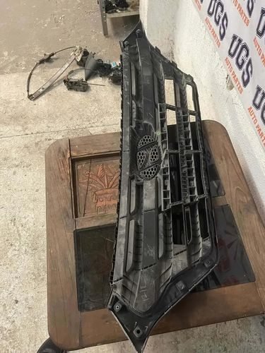 Vista 2 de Parrilla Hyundai Creta 2018 2019