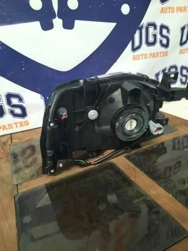 Vista 2 de Faro Izquierdo De Nissan Np300 2008  2015 Tw