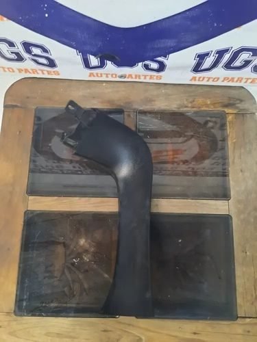 Vista 3 de Moldura De Tapa Cajuela Izquierda  Mazda Cx5 2015