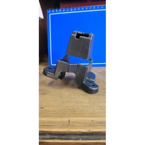 Soporte De Parrilla Derecho Mazda 3 14-16