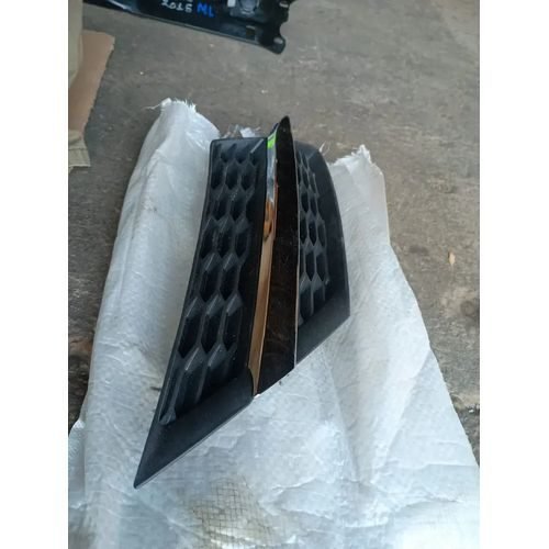 Vista 3 de Rejilla De Fascia Delantera Derecha Toyota Rav 4 13-15