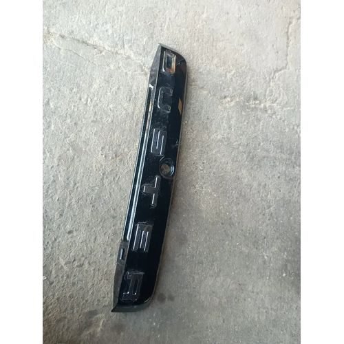 Vista 4 de Moldura De Cajuela Renault Duster 15-19