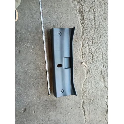 Moldura Tolva De Cajuela Nissan Versa 11-19