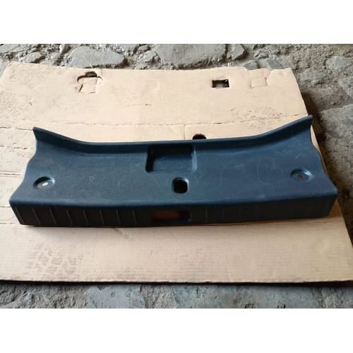 Moldura Para Cajuela Nissan Versa 12-20
