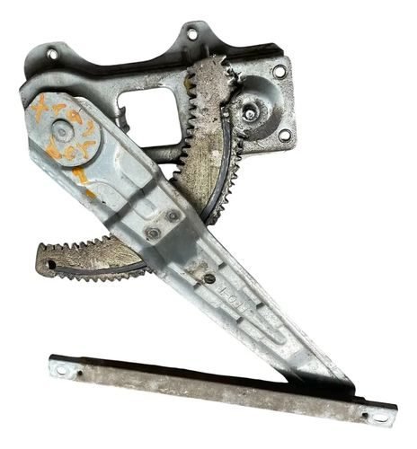 Vista 3 de Elevador  Trasero Izquierdo  Manual Nissan Tiida 2010-2015