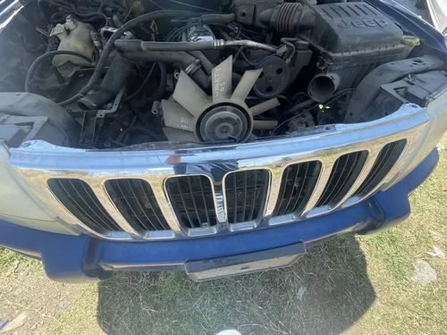 Parrilla Para Jeep Grand Cherokee Original 1999-2004