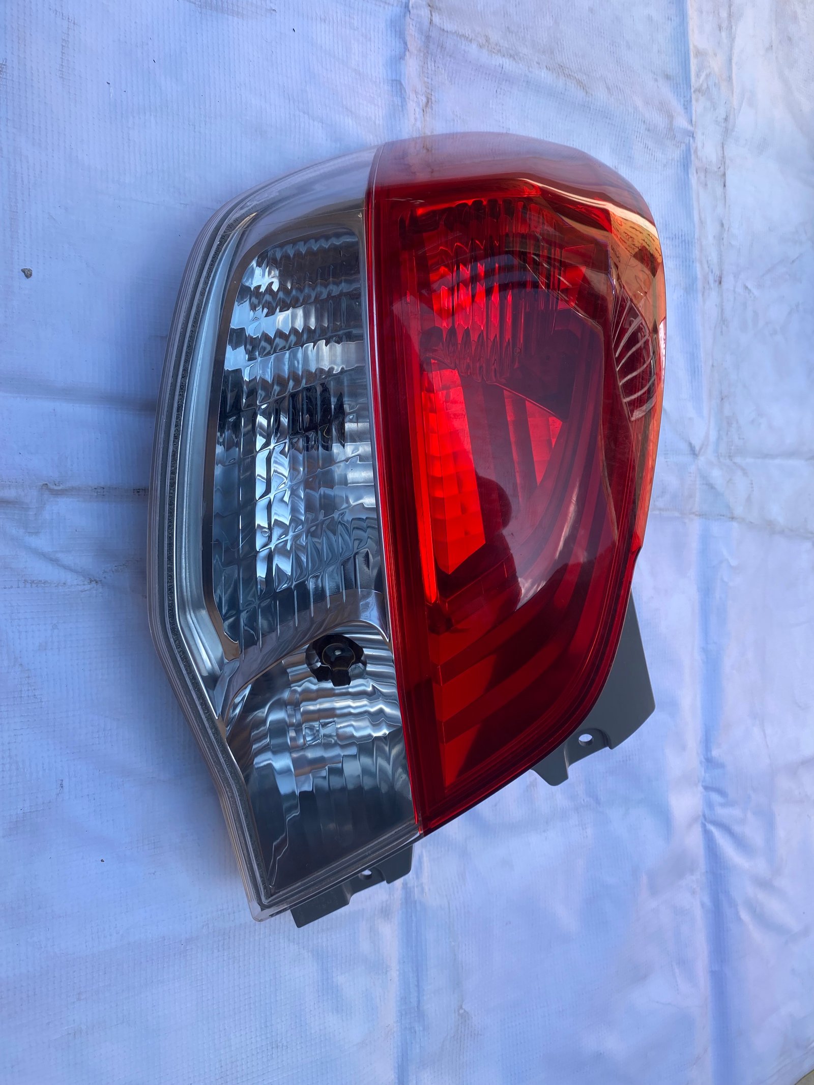 Calavera Izquierda 
Nueva marca TYC
Chevrolet Aveo 
Modelo del 2012 al 2017