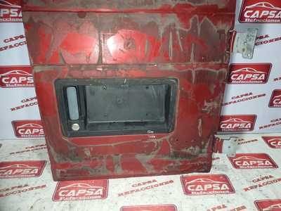 Vista 4 de Con manija exterior con portaplacas, bisagras y cerradura