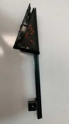 Moldura de vidrio puerta trasera izquierda